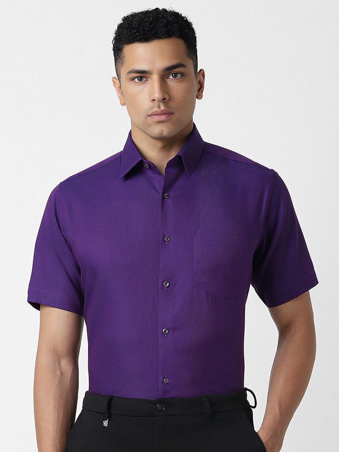 

Van Heusen Men Solid Spread Collar Party Shirt, Purple