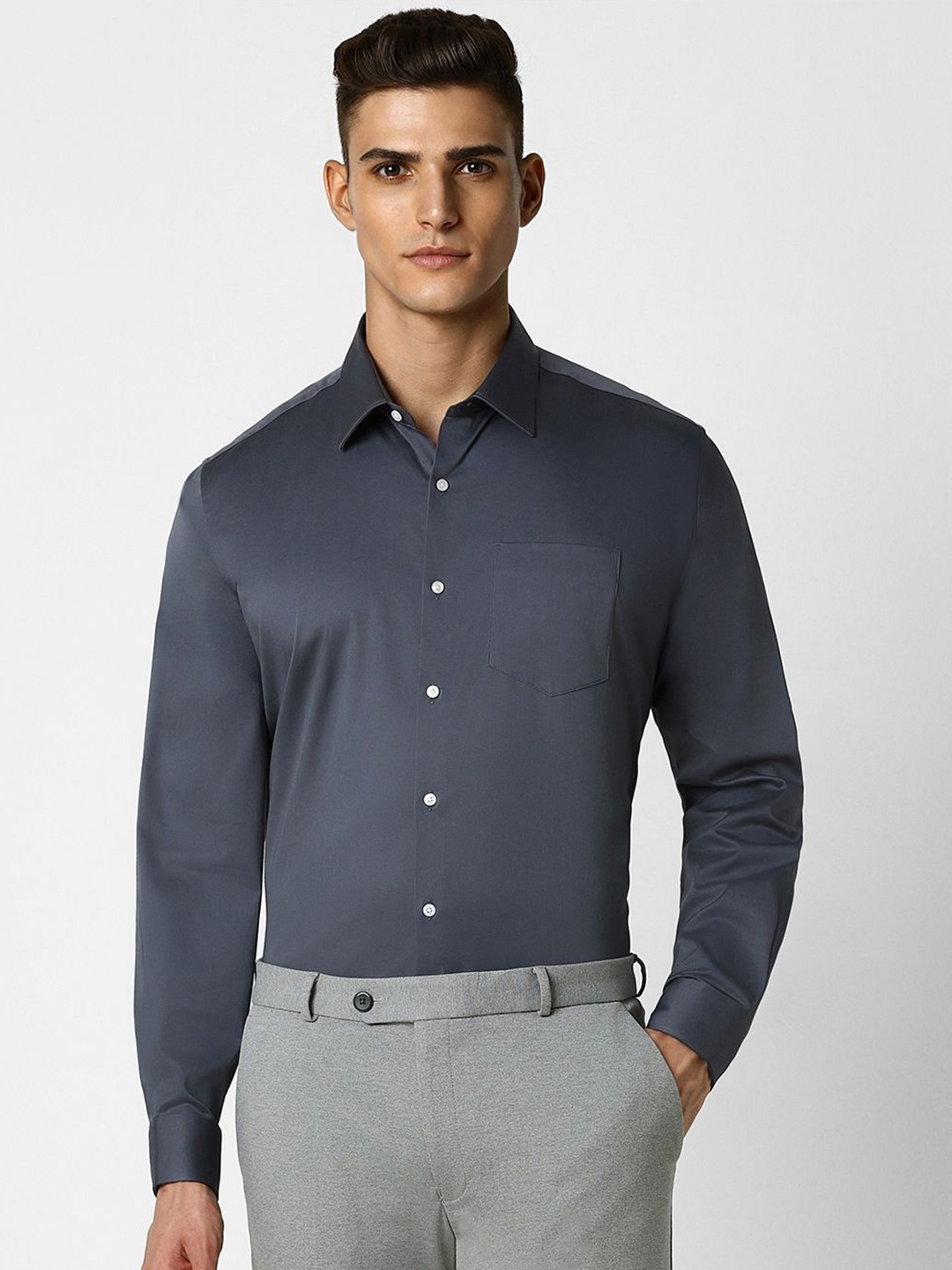 

Van Heusen Men Solid Spread Collar Pocket Cotton Party Shirt, Navy blue