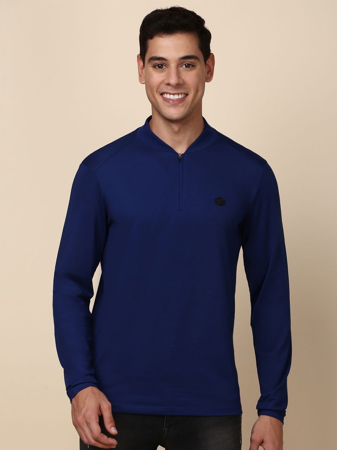 

Allen Solly Men Solid Mandarin Collar Cotton T-shirt, Navy blue