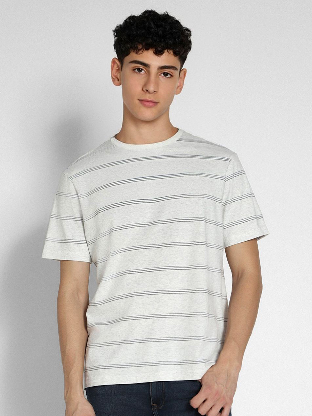 

AMERICAN EAGLE OUTFITTERS Men Striped Round Neck Cotton T-shirt, Off white