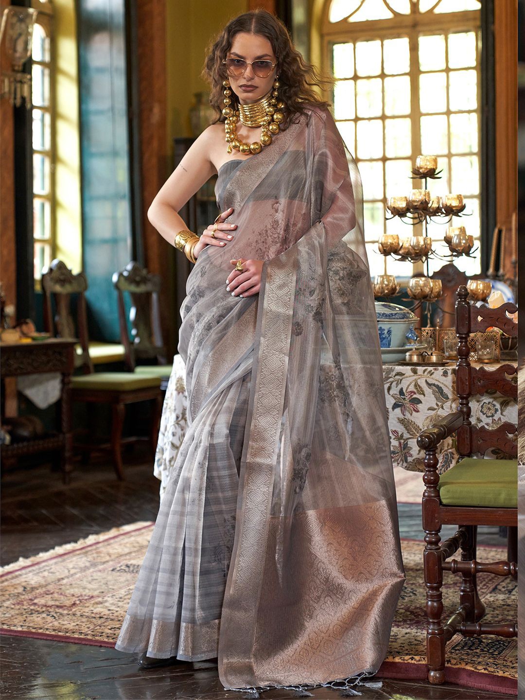 

Satrani Floral Zari Organza Banarasi Saree, Grey