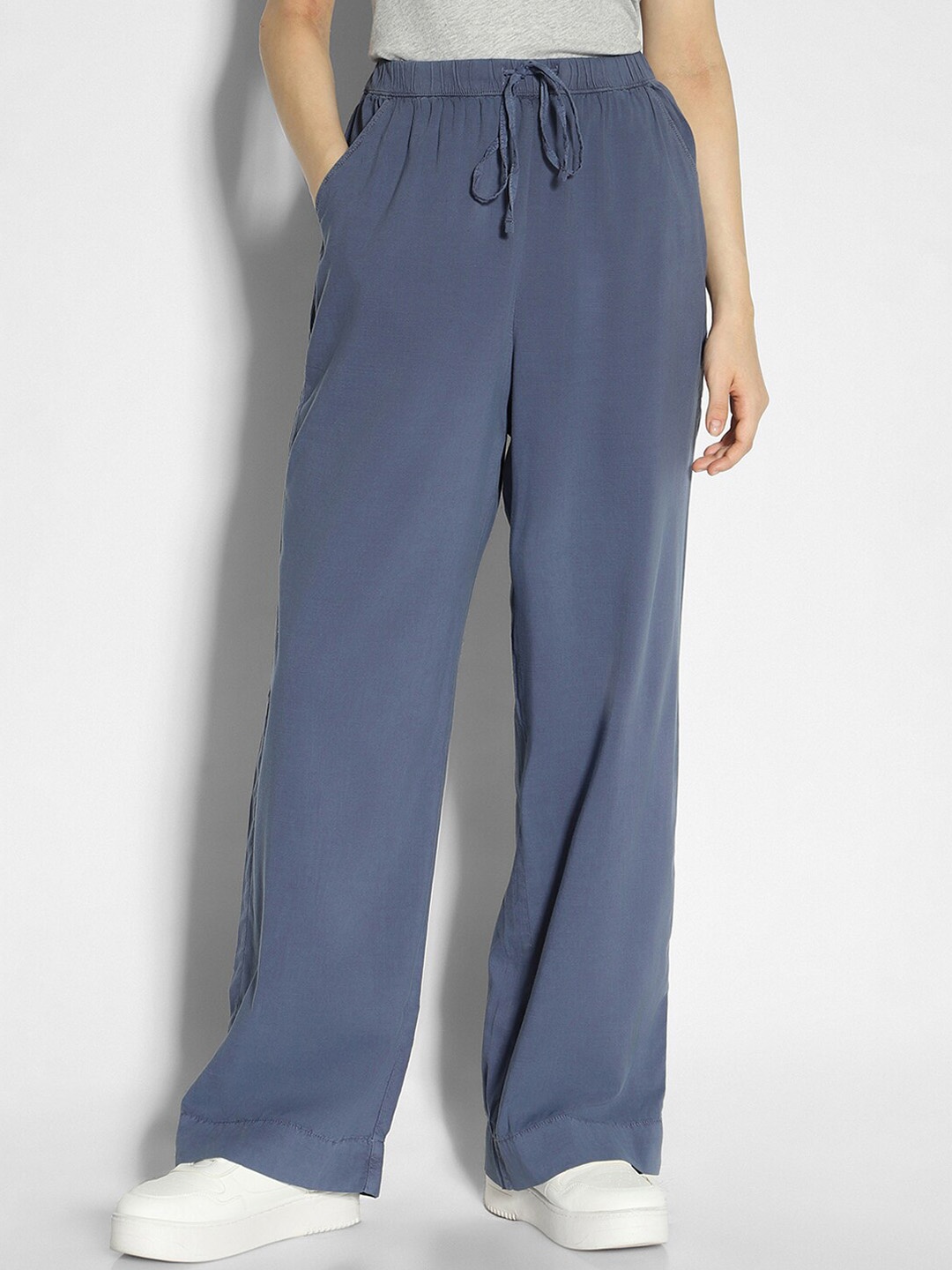 

AMERICAN EAGLE OUTFITTERS Women Trousers, Navy blue