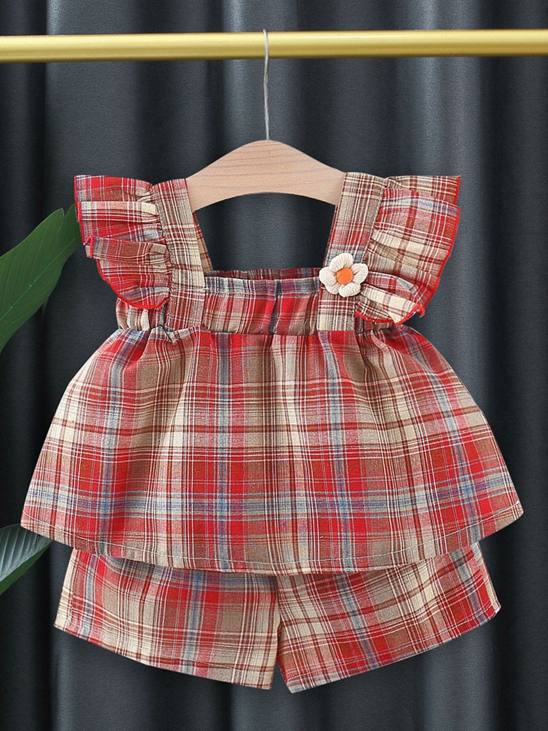 

INCLUD Girls Checked Top With Shorts, Red