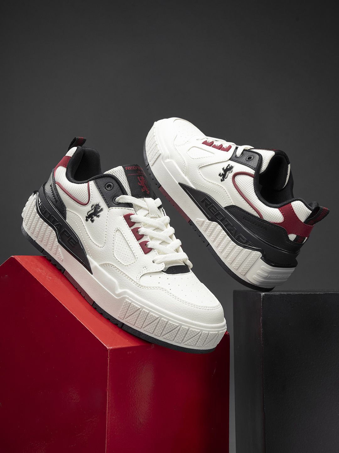 

Red Tape Men Colourblocked Round Toe Memory Foam Sneakers