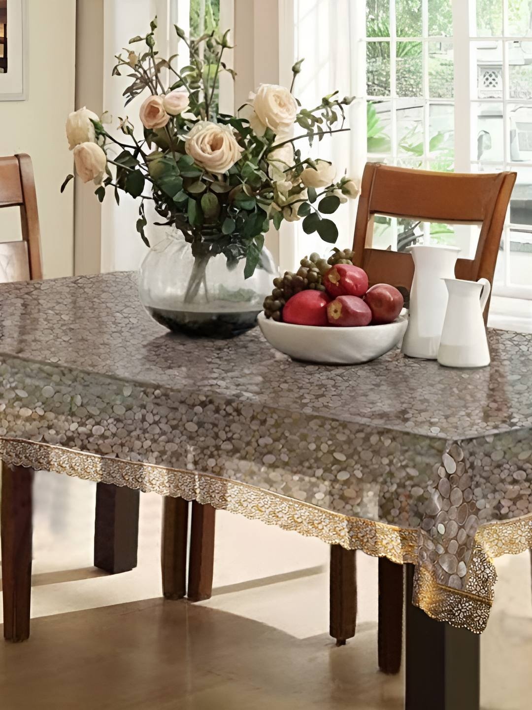 

CASA-NEST Gold-Toned 4-Seater Table Cover