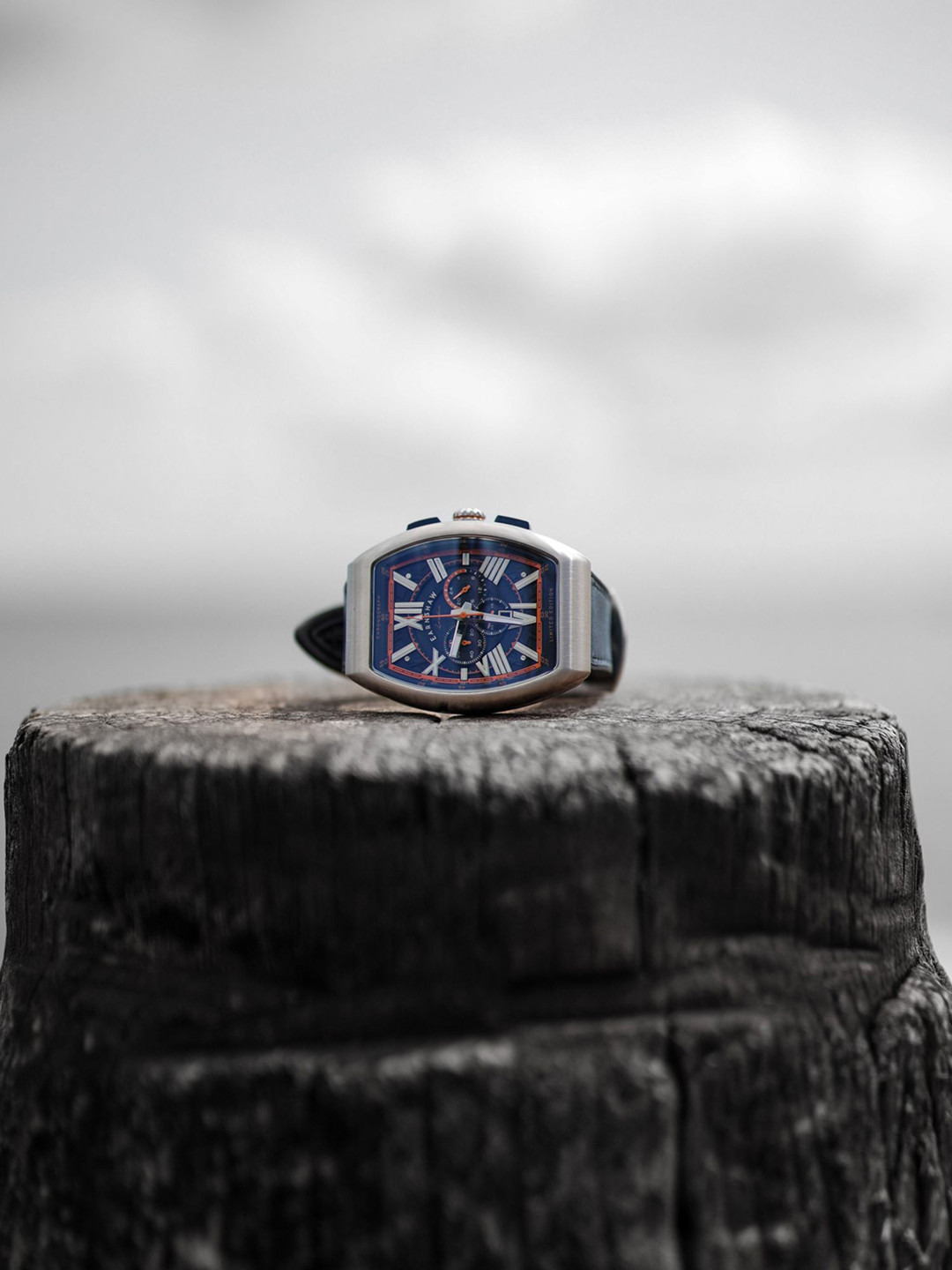 

EARNSHAW Men Brass Embellished Dial & Leather Bracelet Style Straps Analogue Chronograph Watch ES-8270-03, Blue