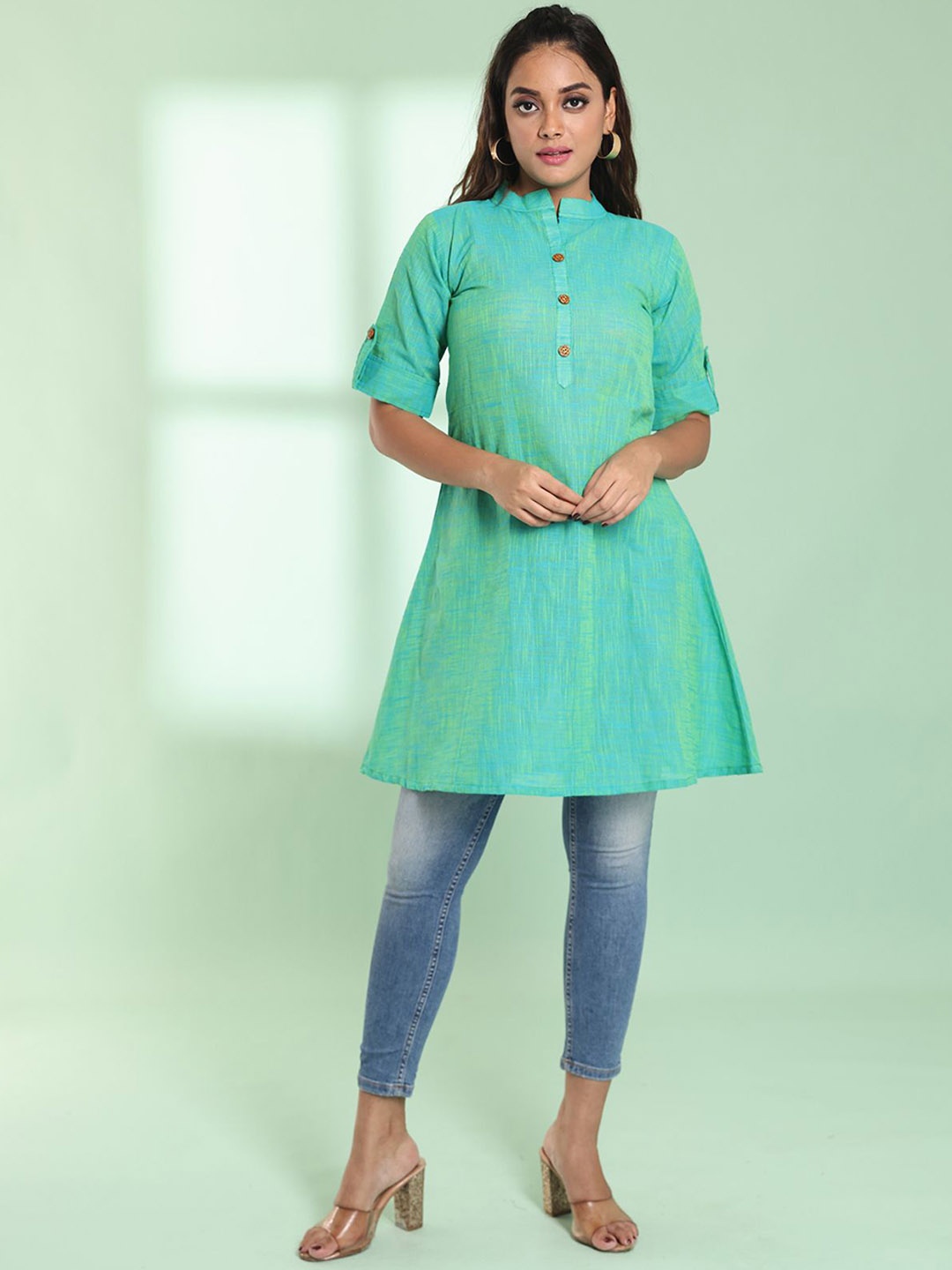 

Charukriti Woven Design Mandarin Collar Roll-Up Sleeves Pathani Kurta, Green