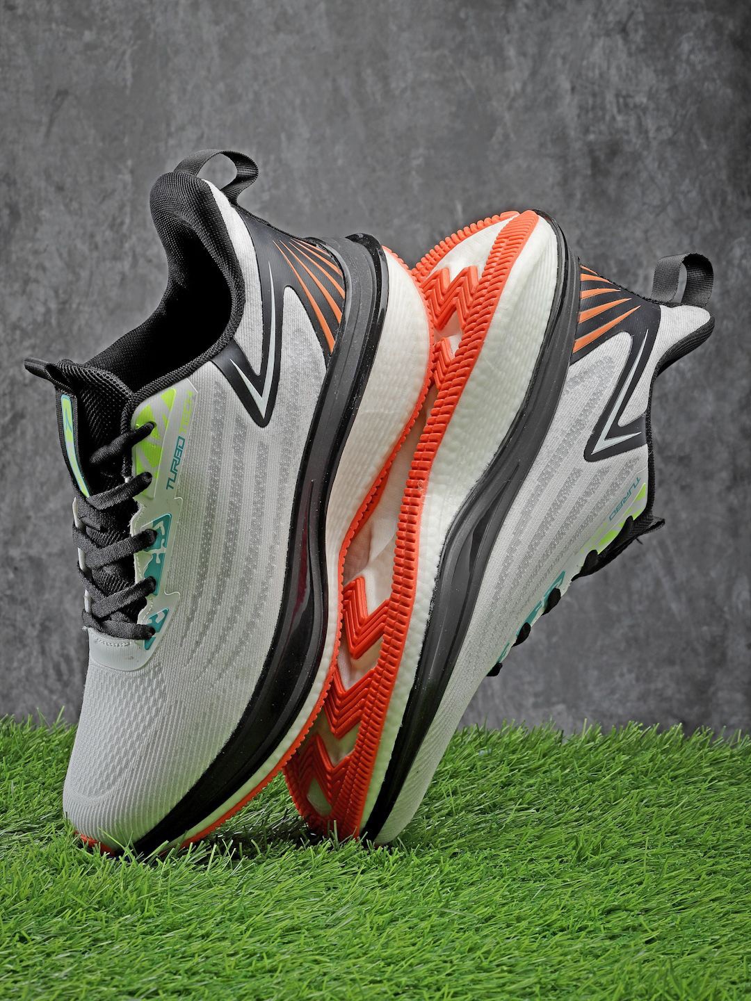 

Action Men Mesh Running Non-Marking Shoes, White