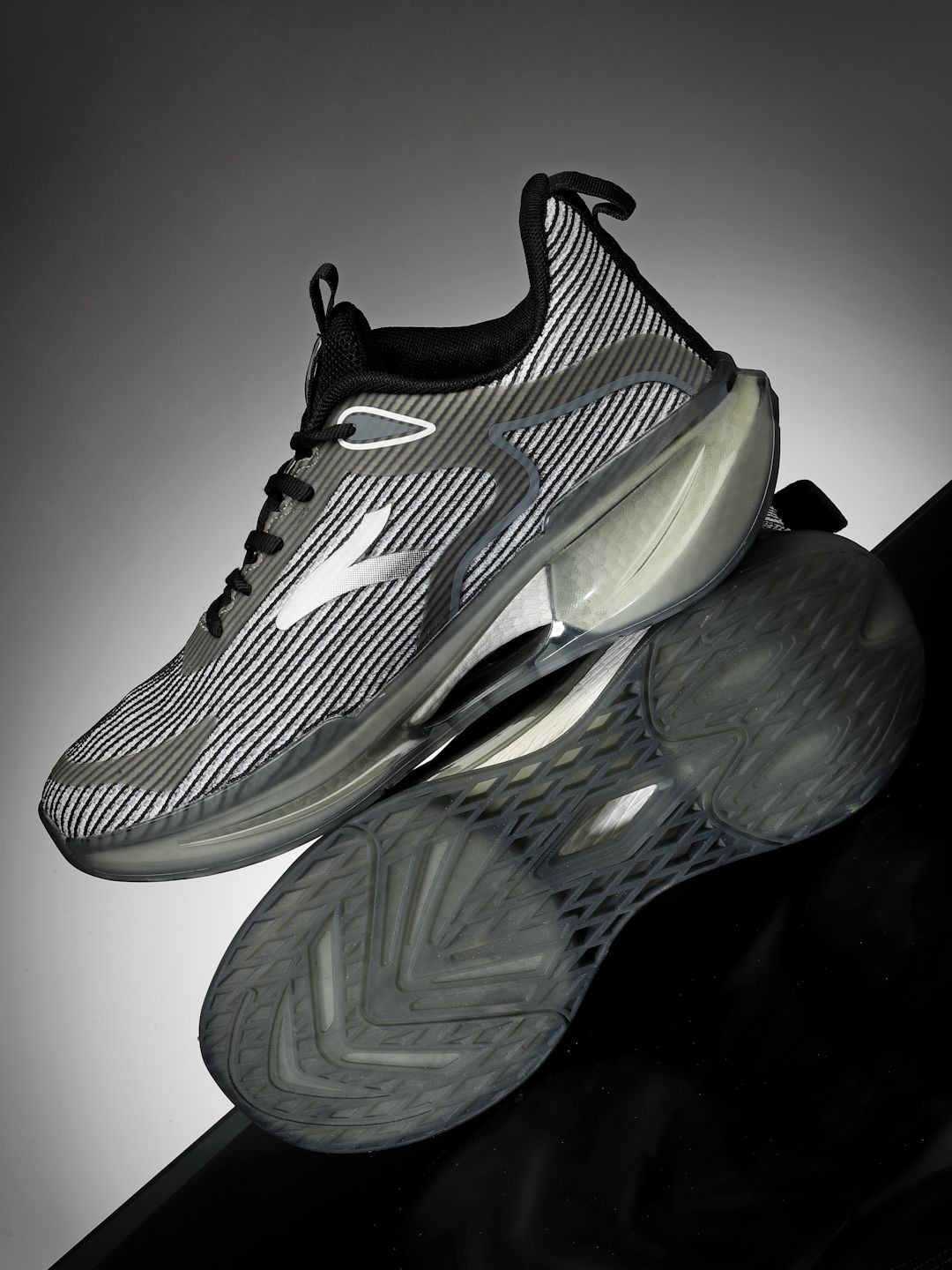 

Action Men Mesh Running Non-Marking Shoes, Black