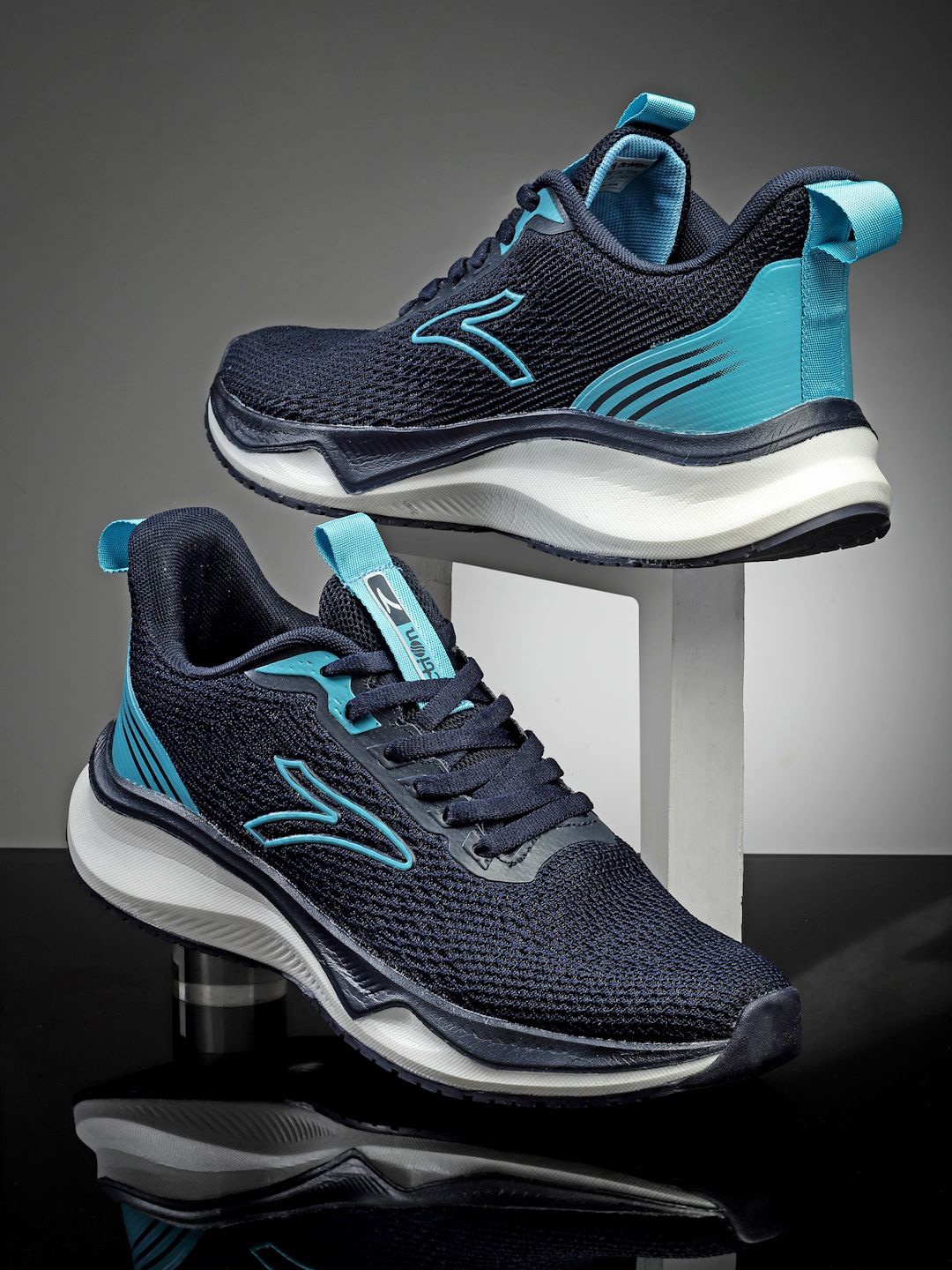 

Action Men Mesh Running Non-Marking Shoes, Navy blue