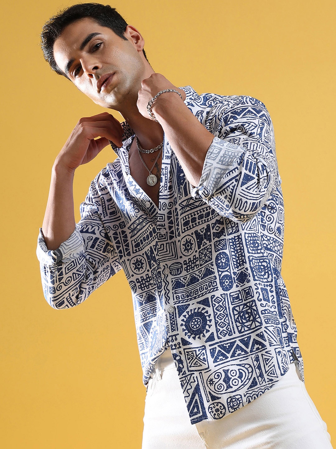 

Campus Sutra Men Comfort Contrast Aztec Printed Casual Shirt, White