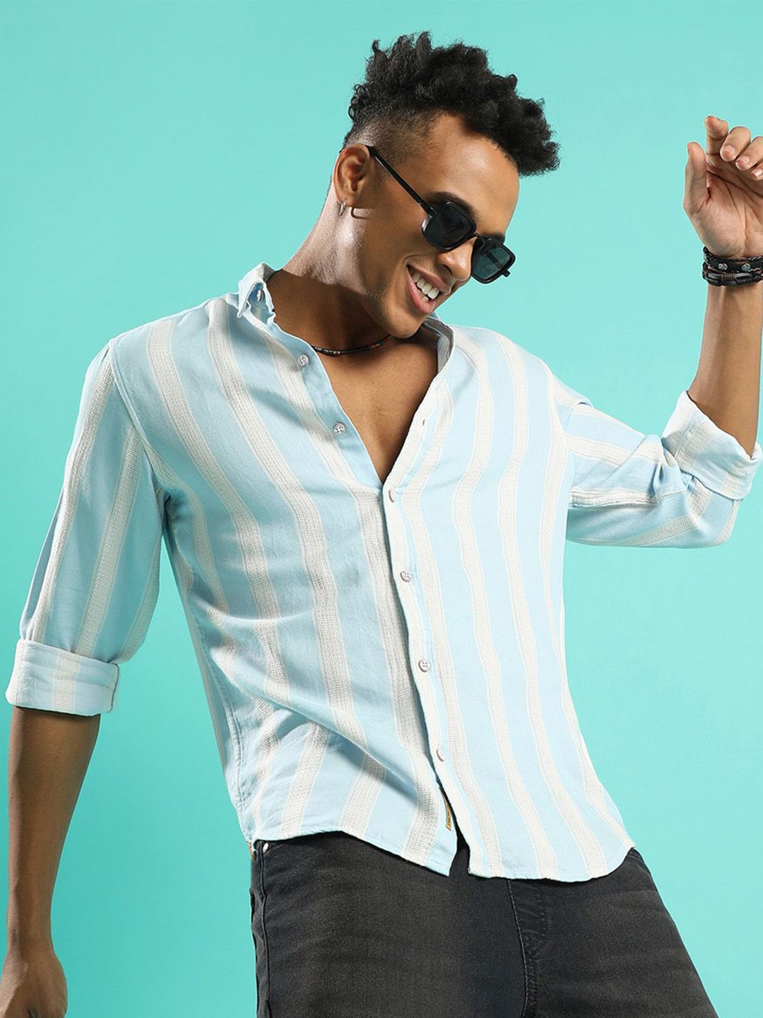 

Campus Sutra Men Comfort Opaque Striped Casual Shirt, Blue