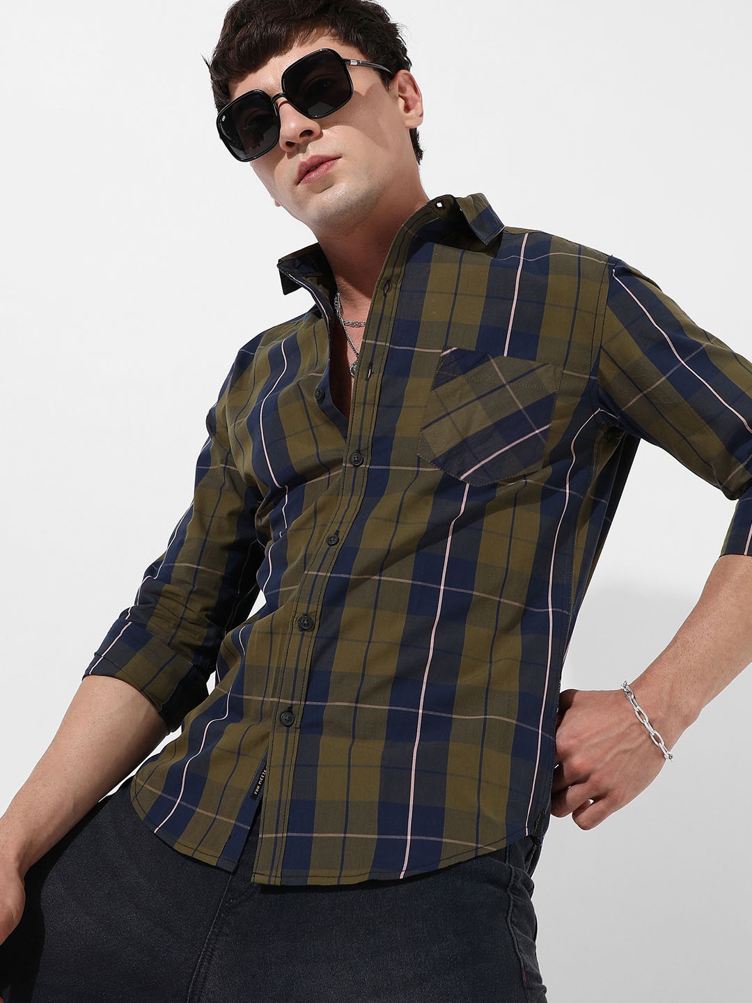 

Campus Sutra Men Comfort Tartan Checks Opaque Casual Shirt, Olive