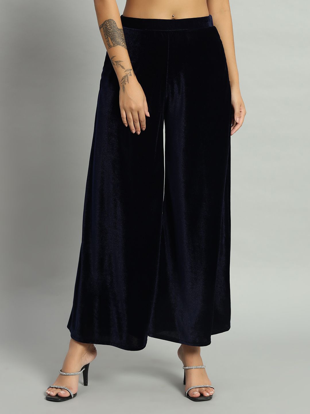 

VAARARO Women Velvet Wide Leg Palazzos, Blue