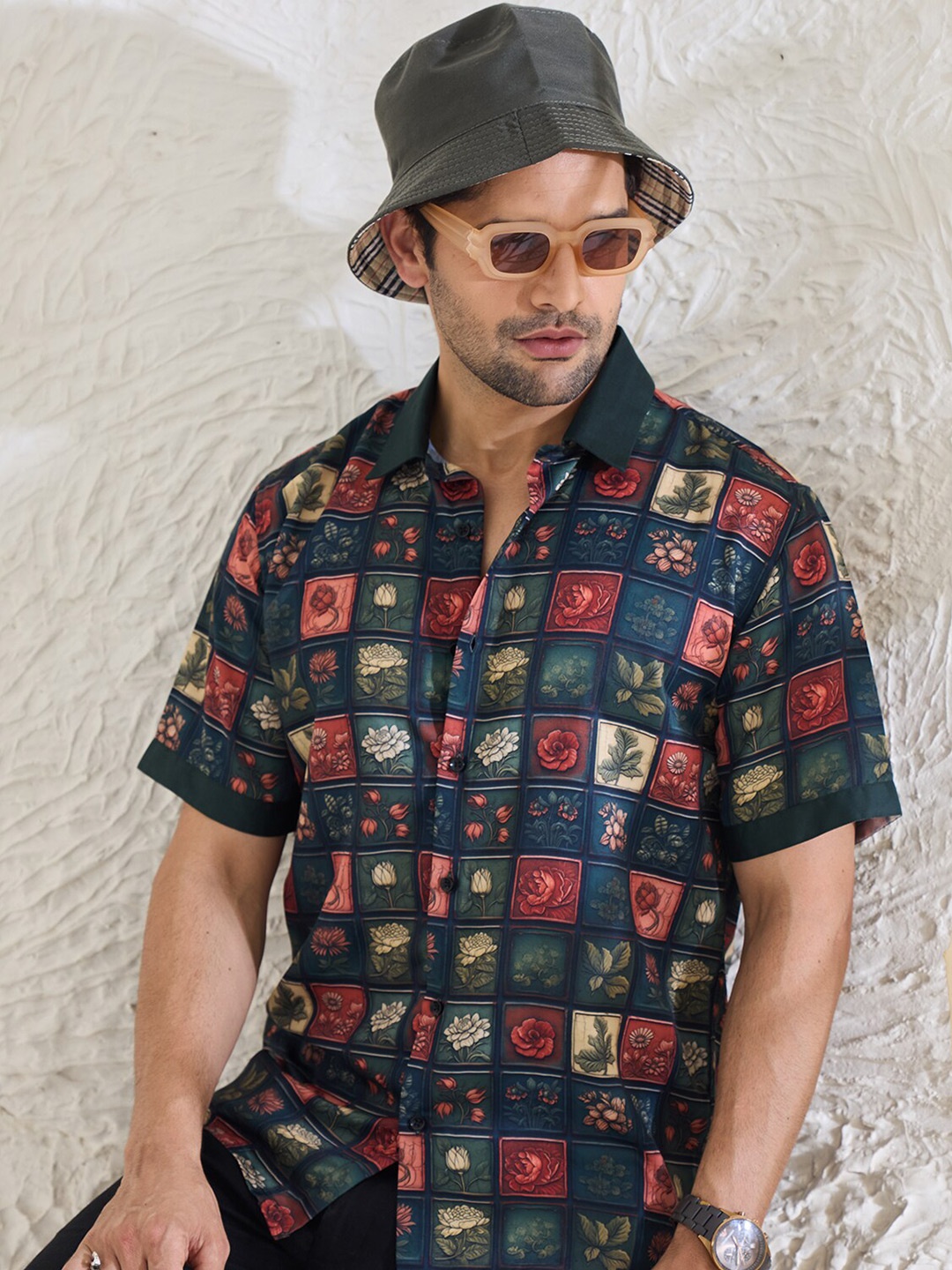 

MR BUTTON Men Checked Floral Printed Spread Collar Casual Shirt, Green