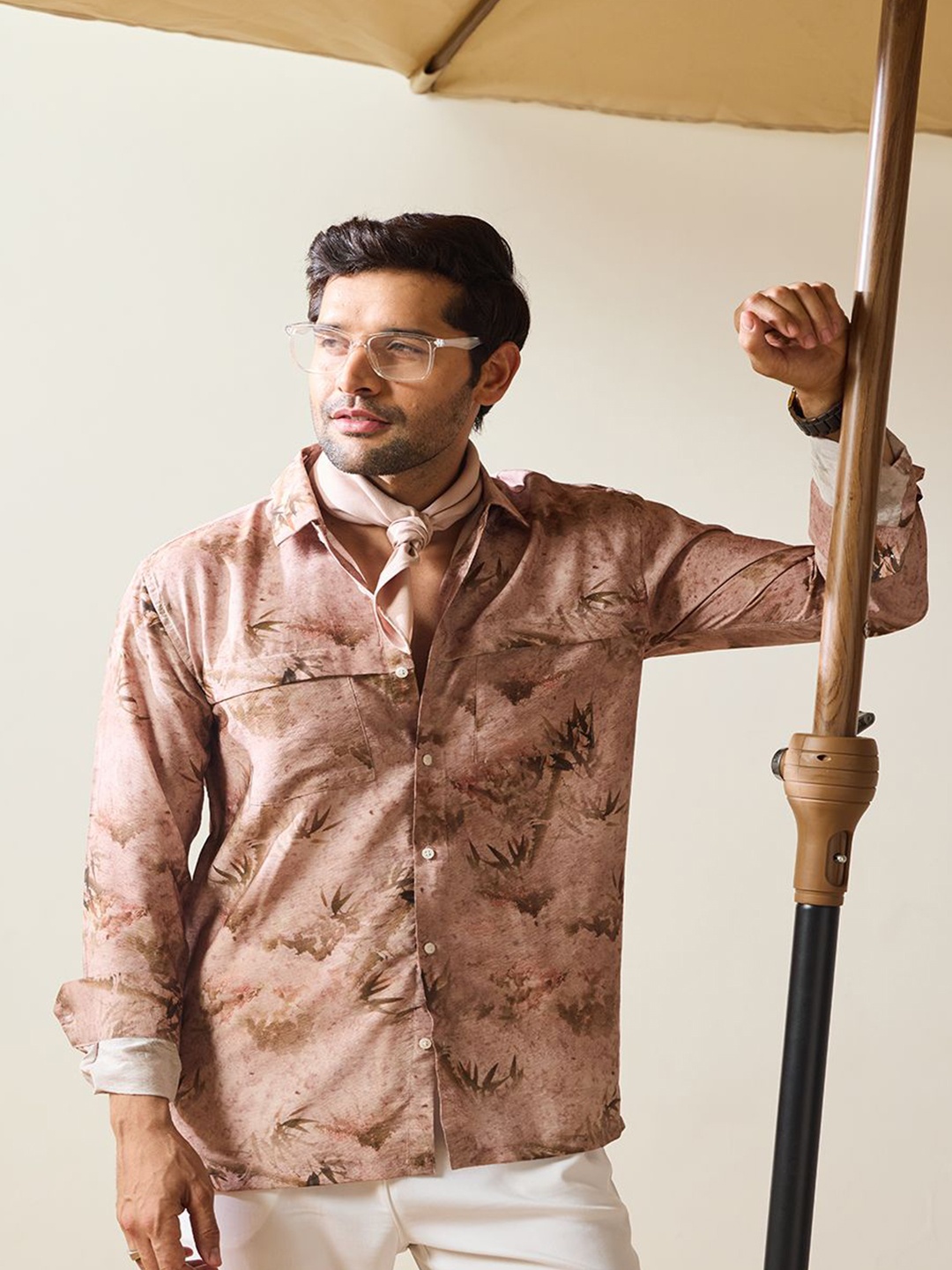 

MR BUTTON Men Slim Fit Floral Opaque Printed Casual Shirt, Pink