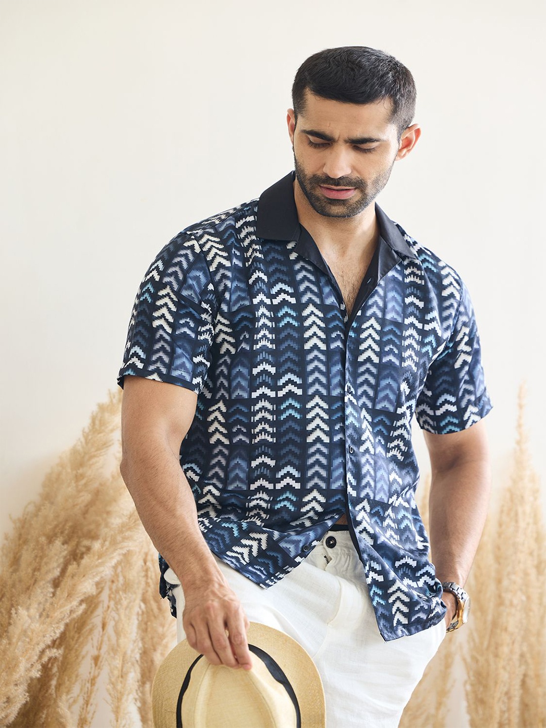 

MR BUTTON Men Floral Opaque Printed Casual Shirt, Black