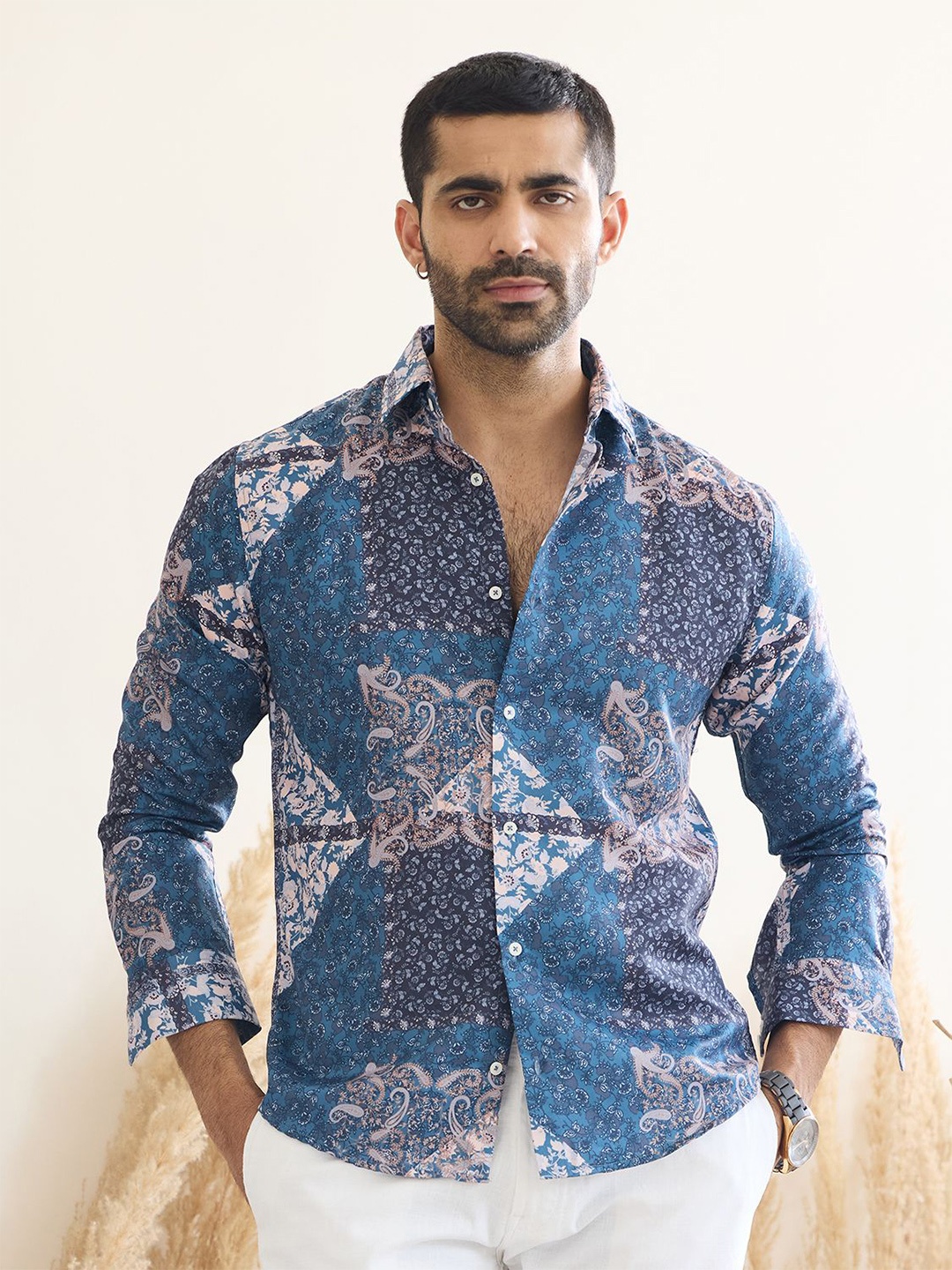 

MR BUTTON Men Slim Fit Ethnic Motifs Printed Spread Collar Casual Shirt, Blue