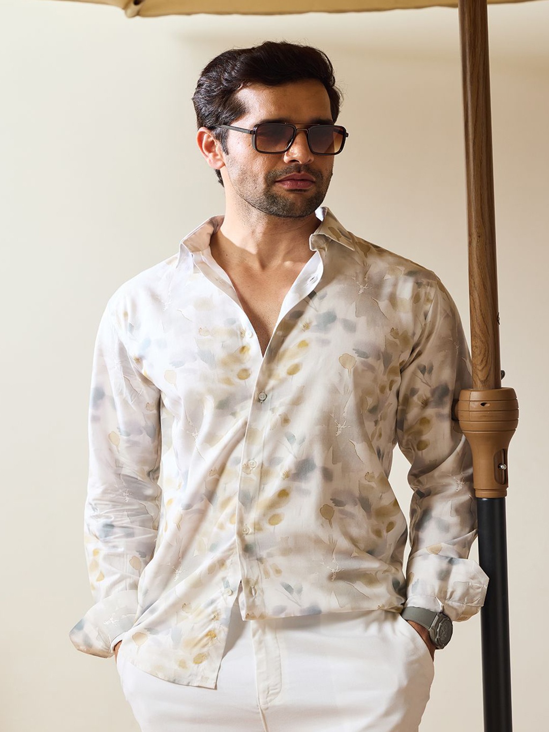 

MR BUTTON Men Slim Fit Opaque Printed Casual Shirt, White