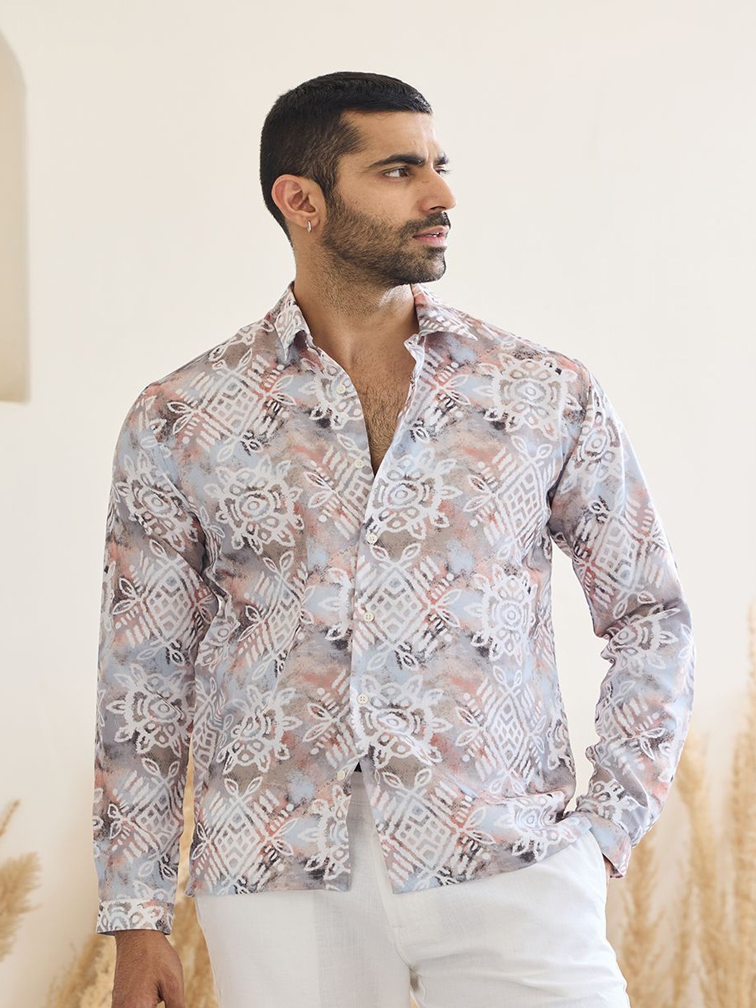 

MR BUTTON Men Floral Printed Spread Collar Casual Shirt, Grey
