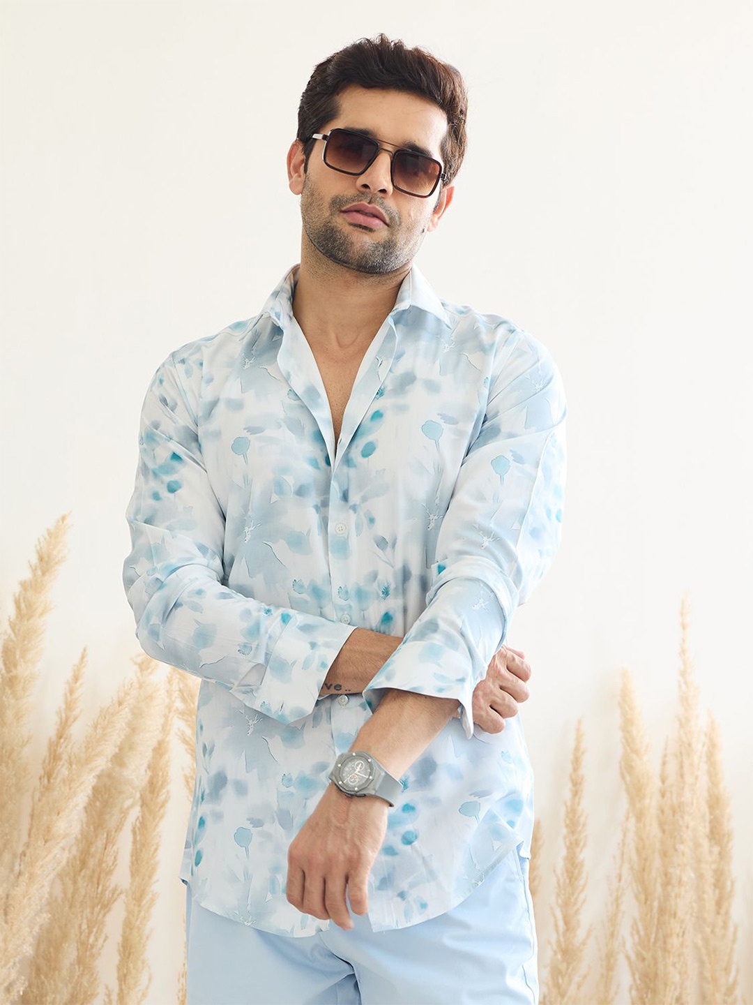 

MR BUTTON Men Slim Fit Floral Printed Opaque Casual Shirt, White