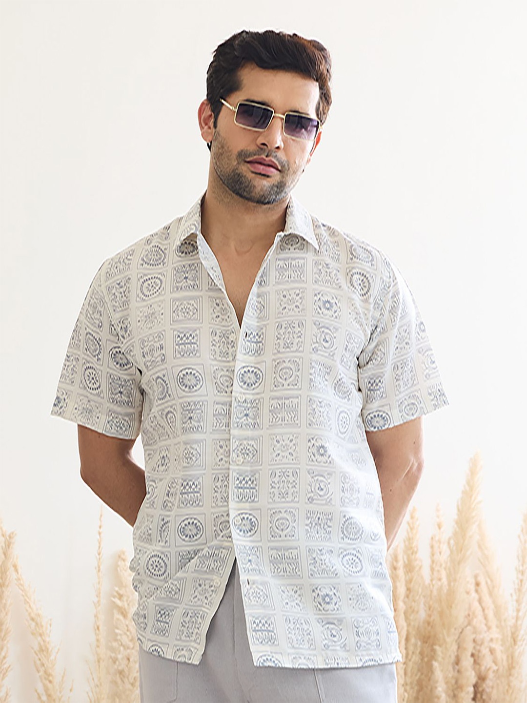 

MR BUTTON Men Floral Opaque Printed Casual Shirt, White