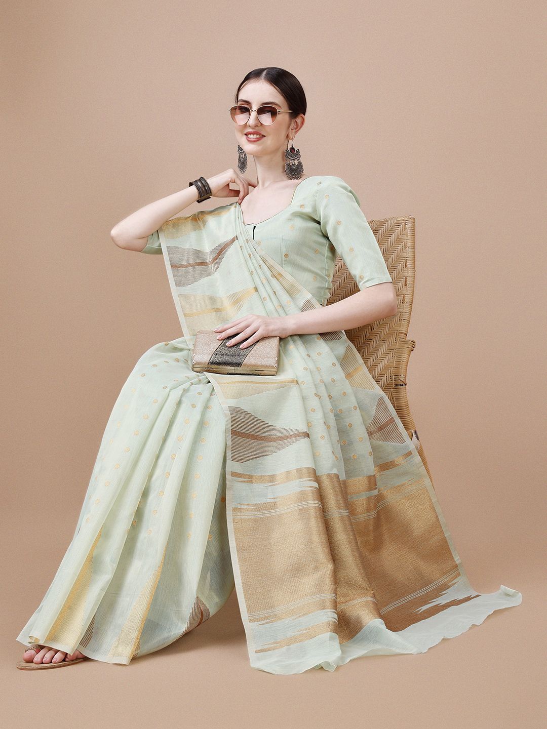 

MAGMINA Woven Design Zari Banarasi Saree, Green