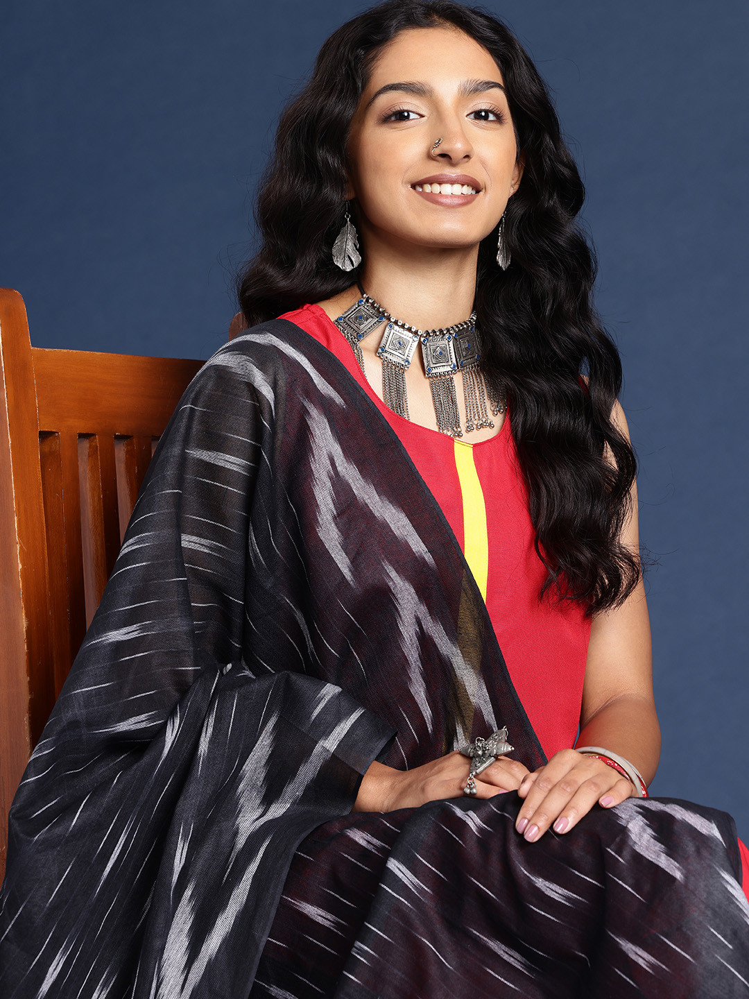 

Taavi Woven Design Pure Cotton Ikat Dupatta, Black