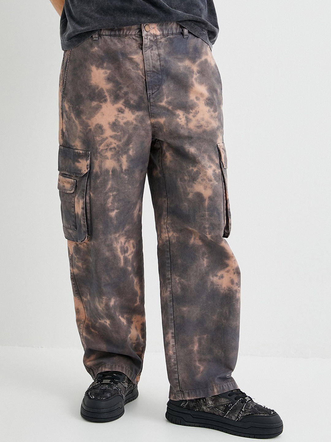 

Koton Men Cotton Mid-Rise Cargos Trousers, Peach