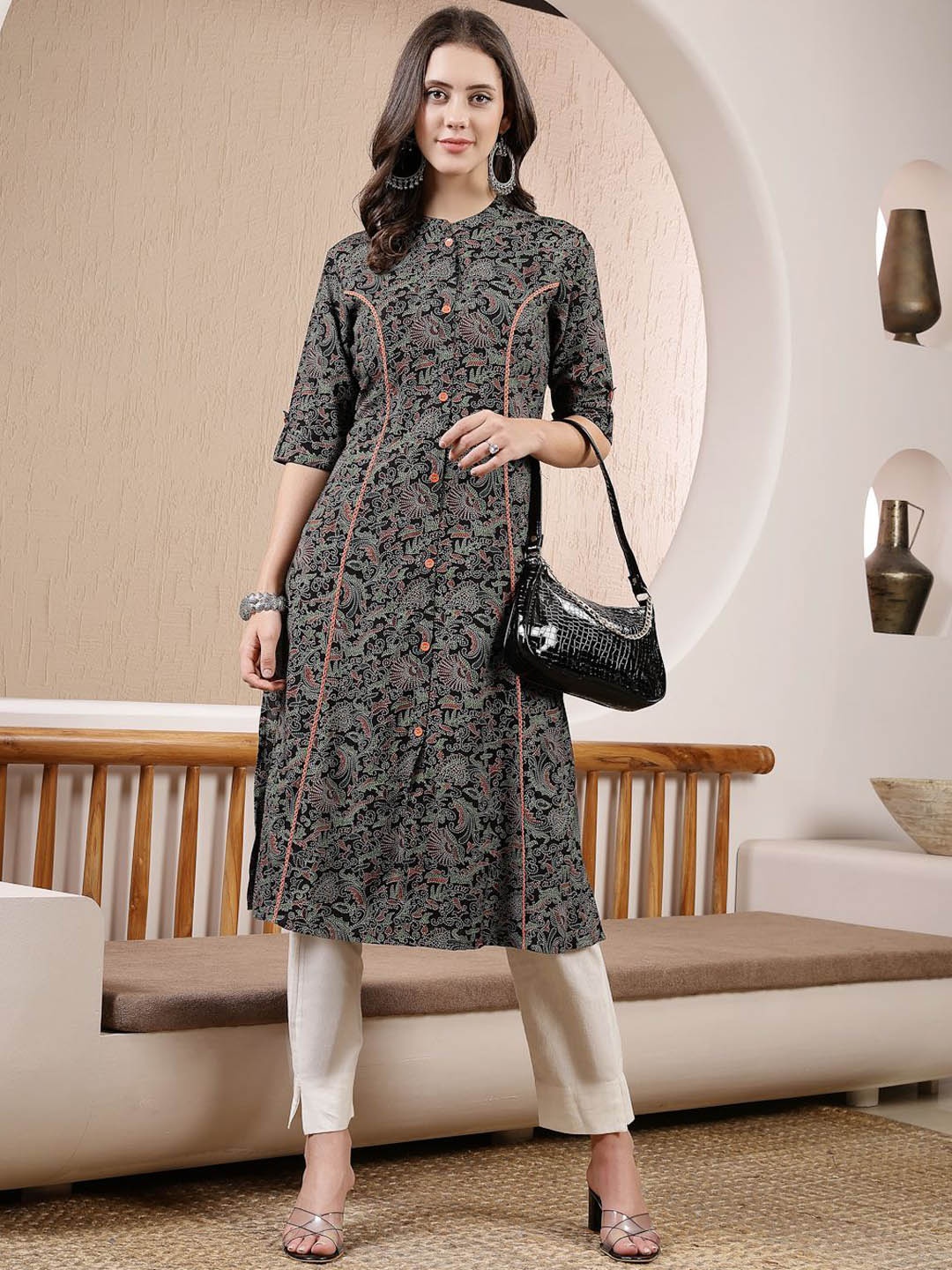 

Stylum Black Paisley Printed Band Collar Roll-Up Sleeves A-Line Kurta