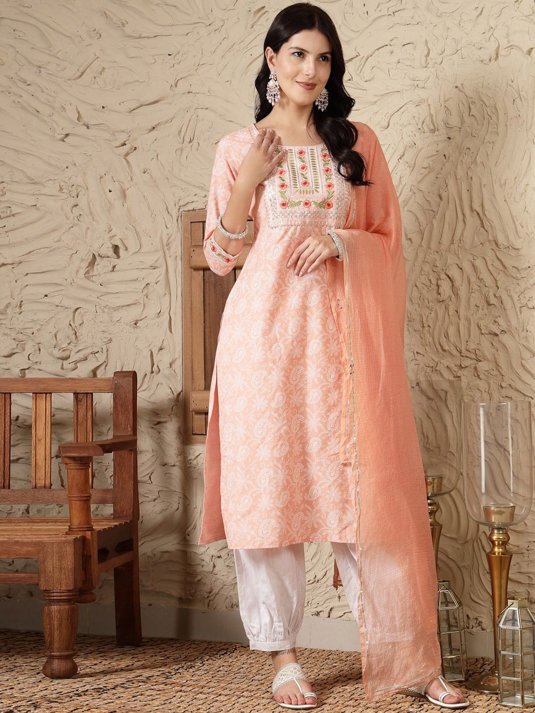 

Stylum Peach Coloured & Red Paisley Printed Straight Kurta & Harem Pants With Dupatta
