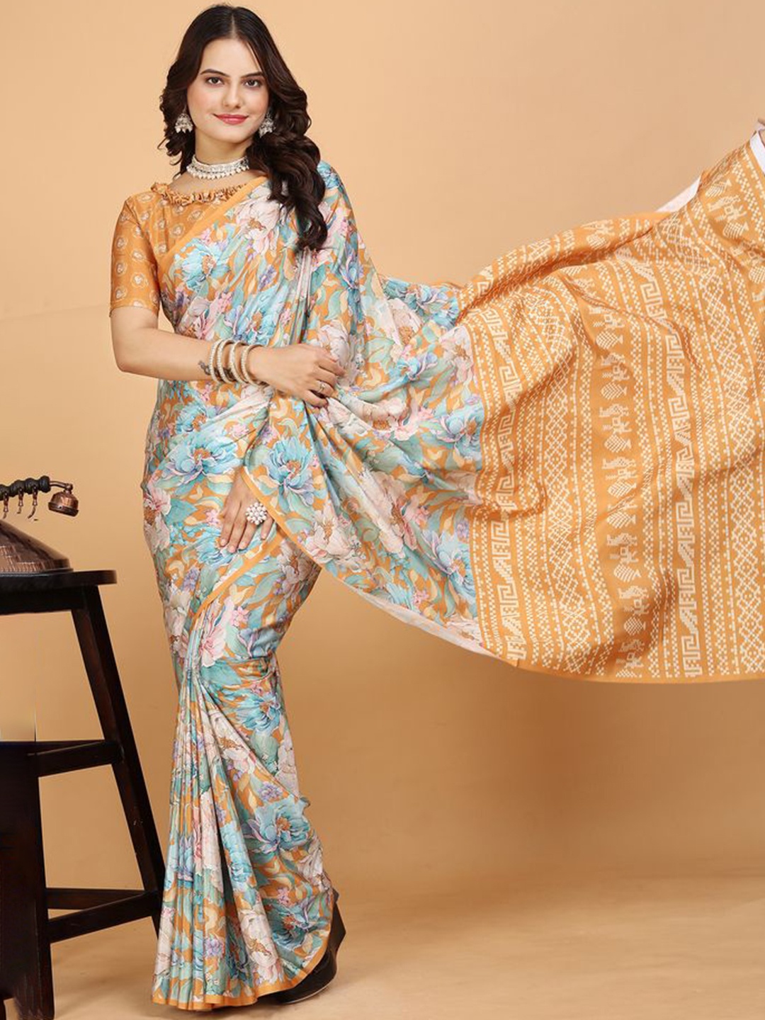 

Fashion FRICKS Floral Pure Crepe Saree, White