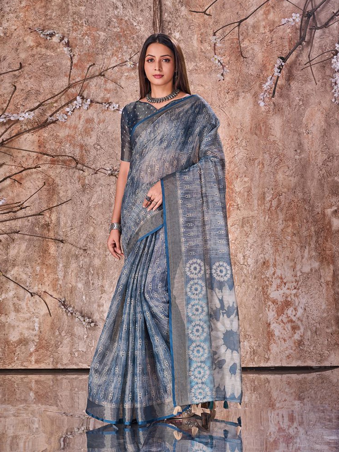 

Fashion FRICKS Printed Saree, Blue