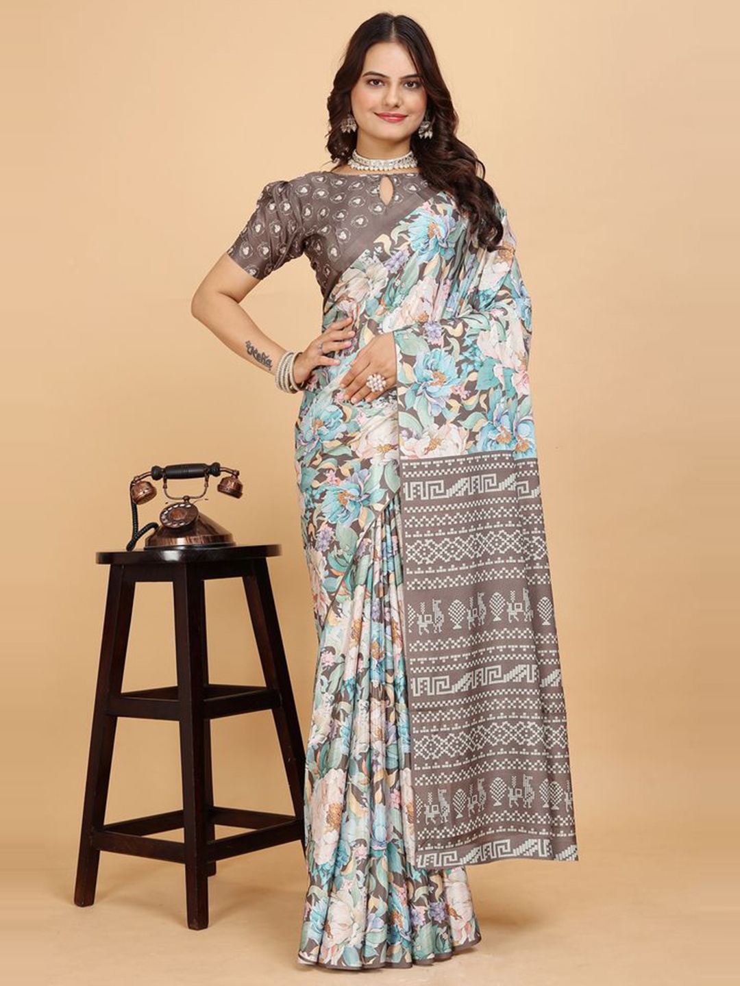 

Fashion FRICKS Floral Saree With Blouse Piece, Blue