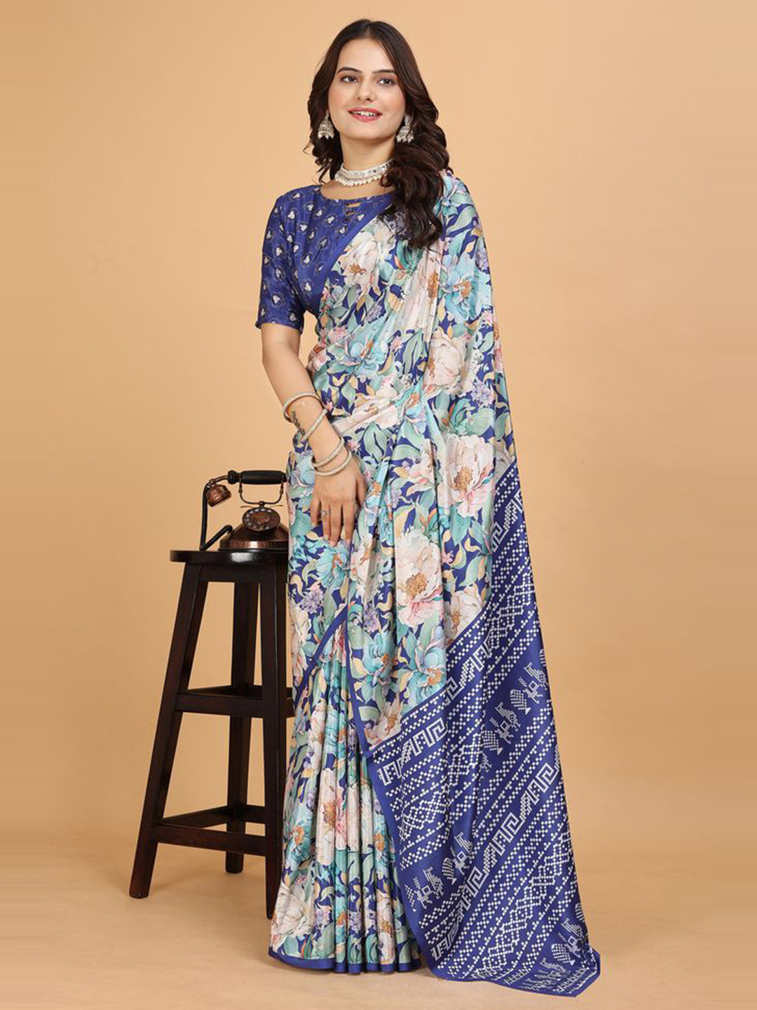 

Fashion FRICKS Floral Saree, Blue
