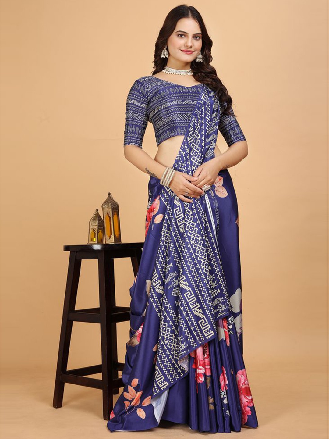 

Fashion FRICKS Floral Silk Blend Saree, Navy blue