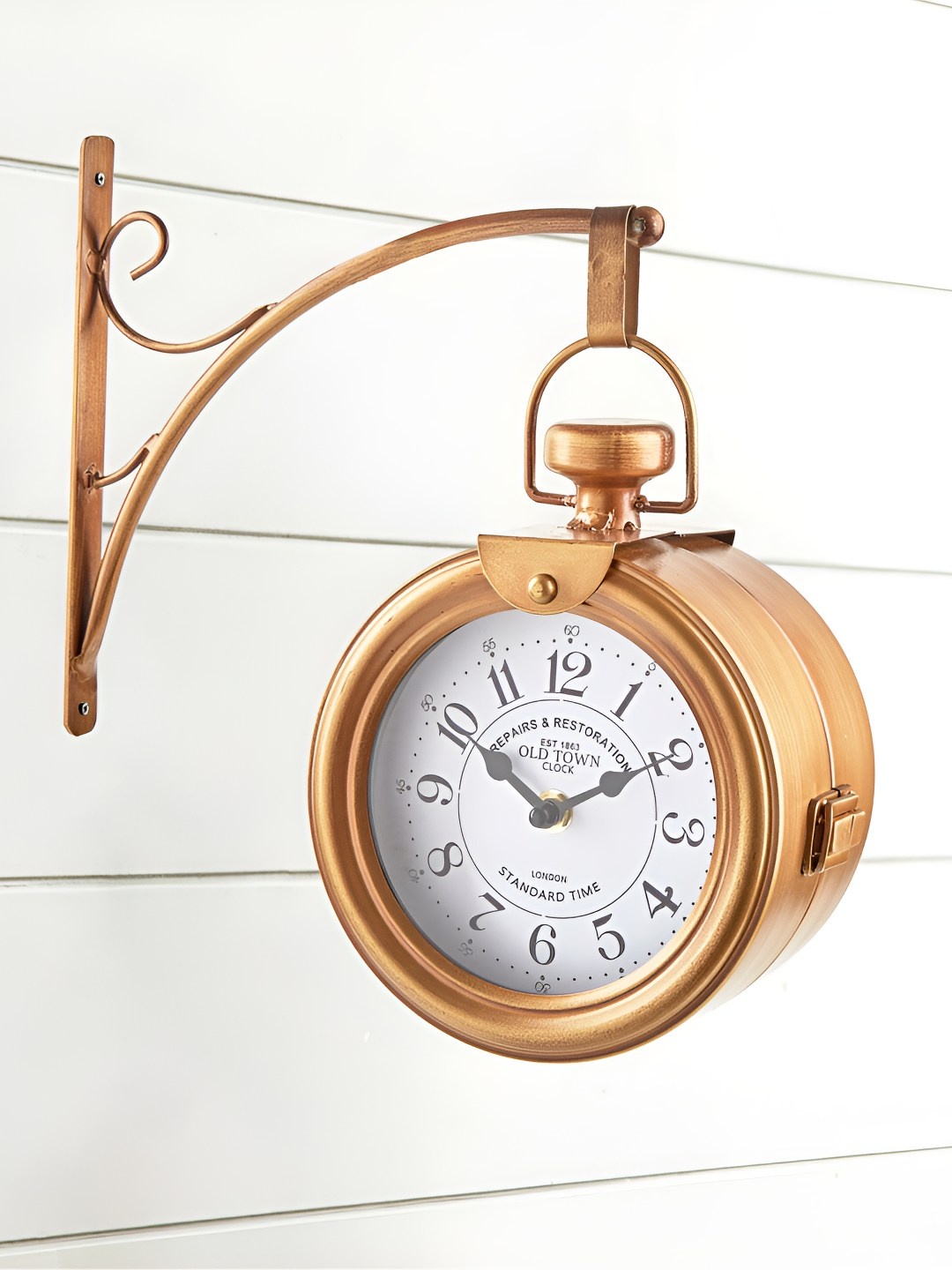 

Home Centre Gold-Toned & White Contemporary Wall Clock