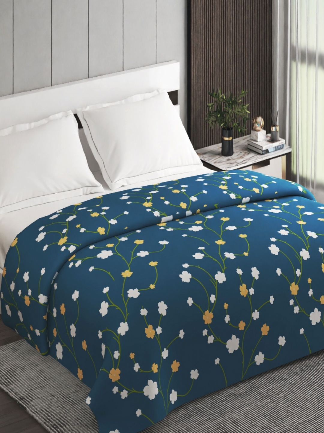 

Home Centre Blue & White Floral 110 GSM Double Bed Comforter