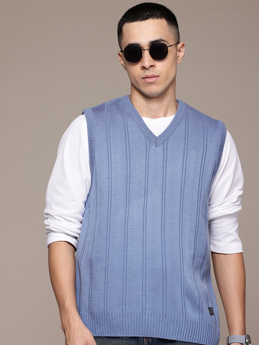 

The Roadster Lifestyle Co. Self-Striped V-Neck Acrylic Sweater Vest, Blue
