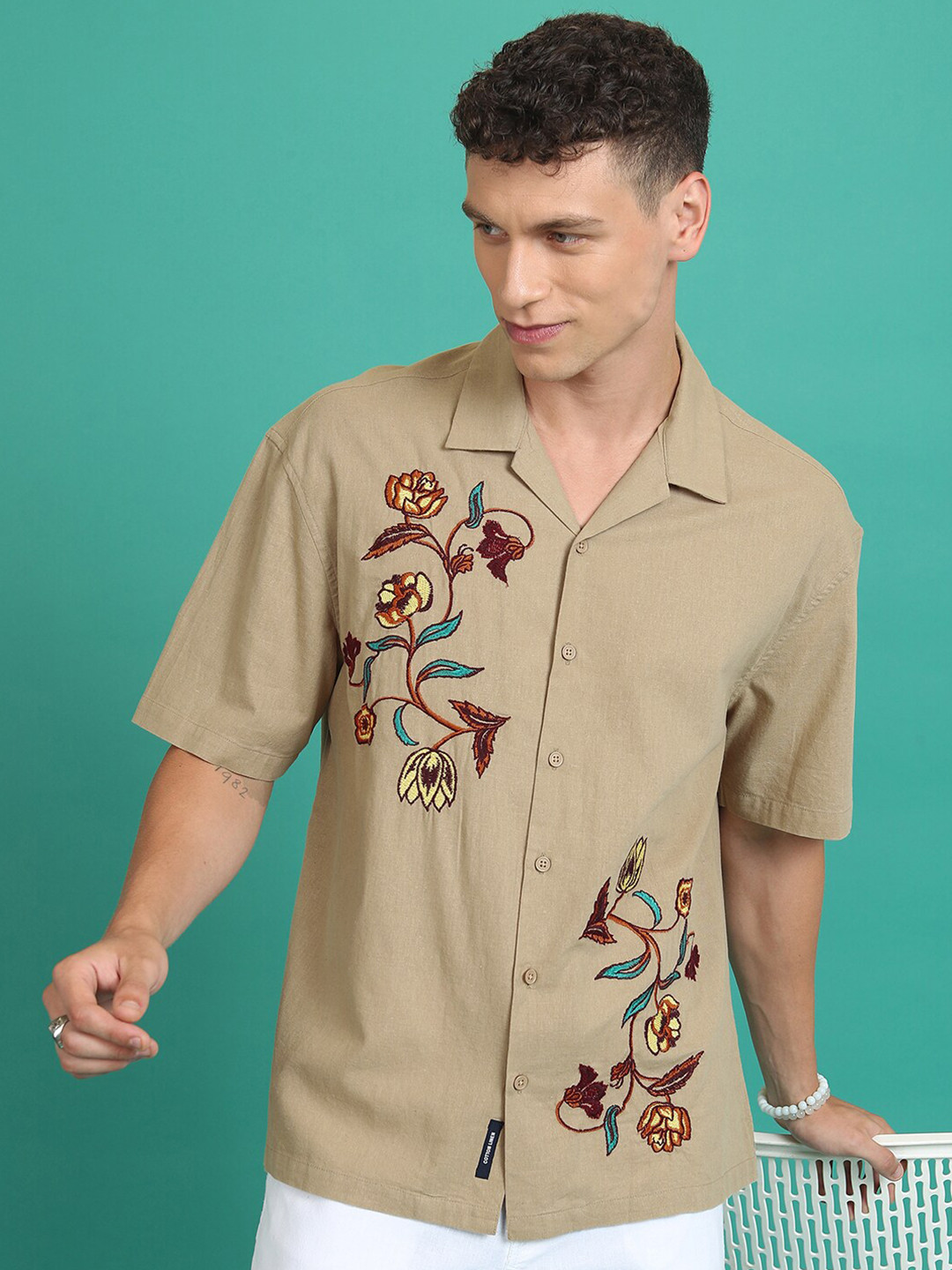 

HIGHLANDER Men Half Sleeve Embroidery Oversized Shirt, Khaki
