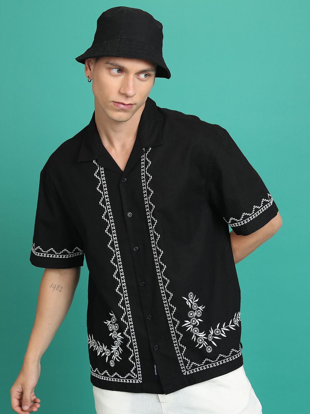 

HIGHLANDER Men Half Sleeves Embroidery Oversized Shirt, Black