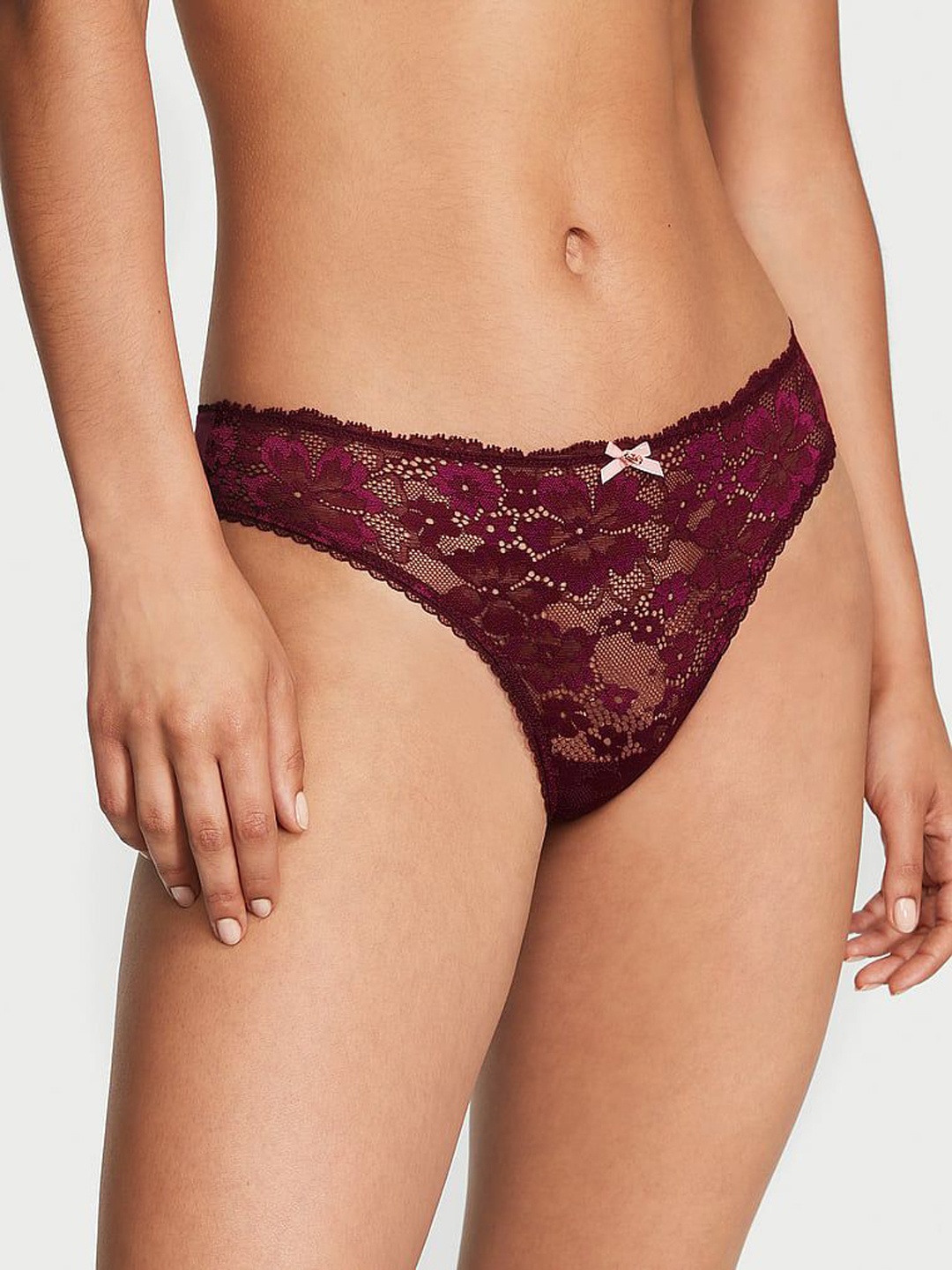 

Victoria's Secret Seamless Low-Rise Lace-Front Thong Briefs 1122064728P7, Red
