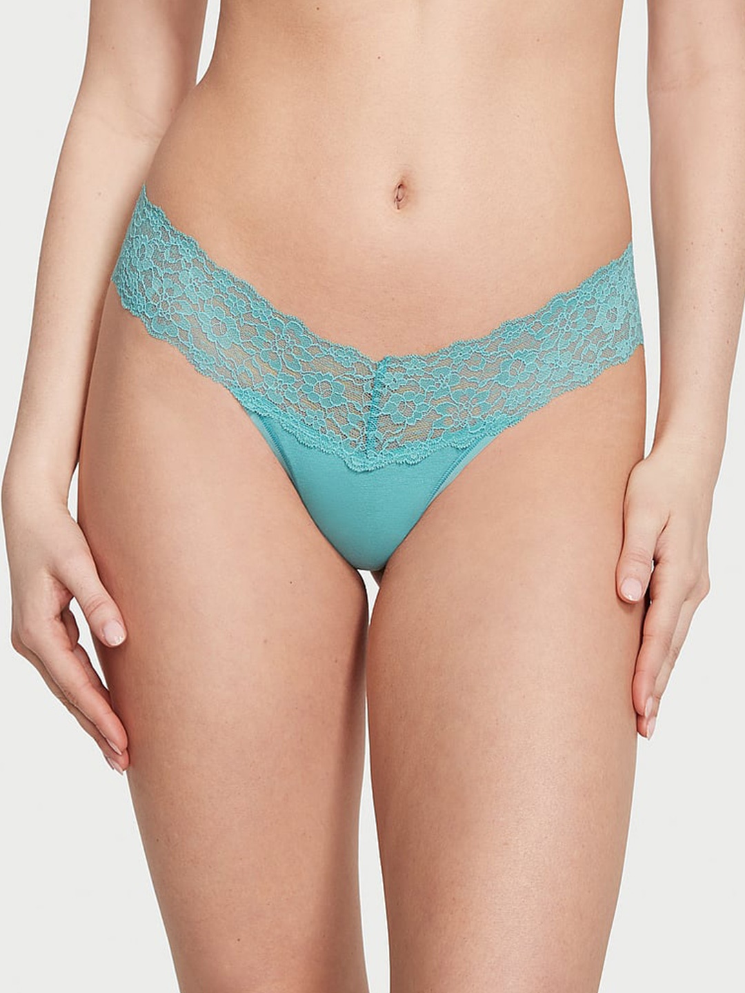 

Victoria's Secret Seamless Low-Rise Lace-Waist Thong Briefs 1121921152M0, Blue