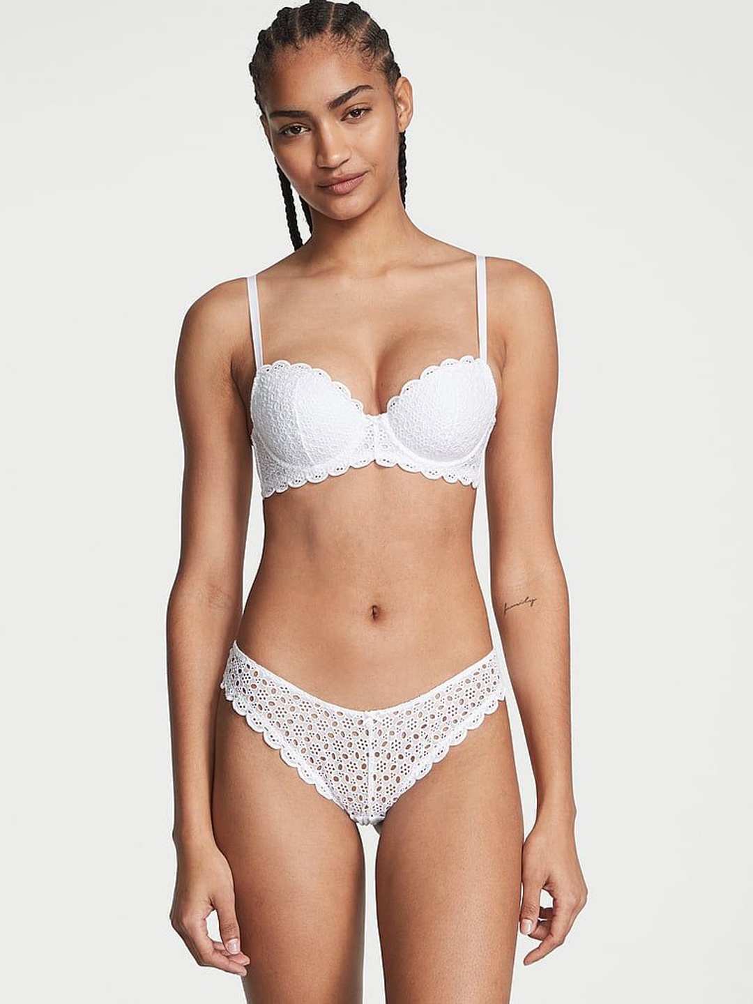 

Victoria's Secret Laced Thong Briefs 1121891095D1, White