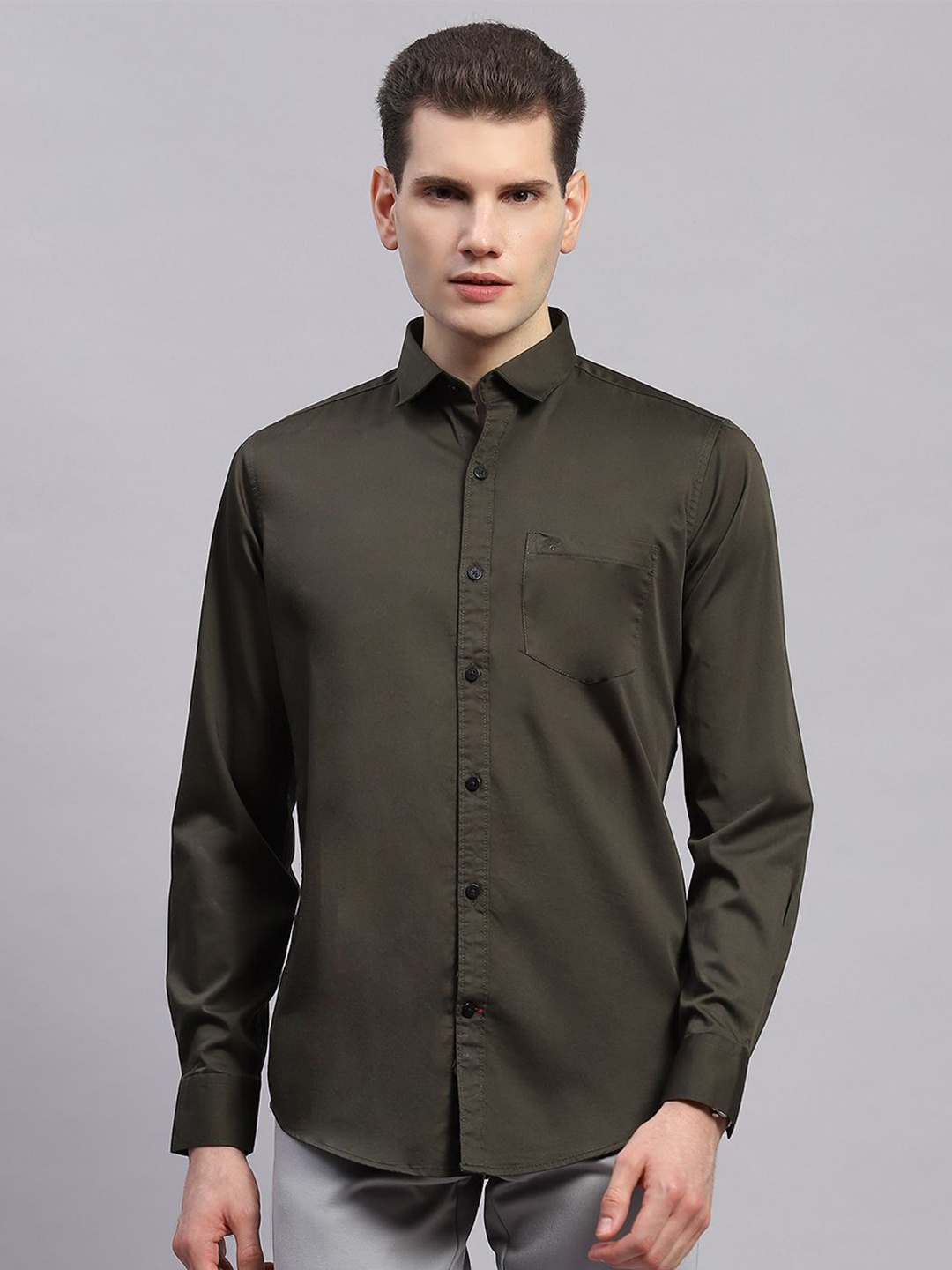 

Monte Carlo Men Comfort Solid Spread Collar Casual Shirt, Olive