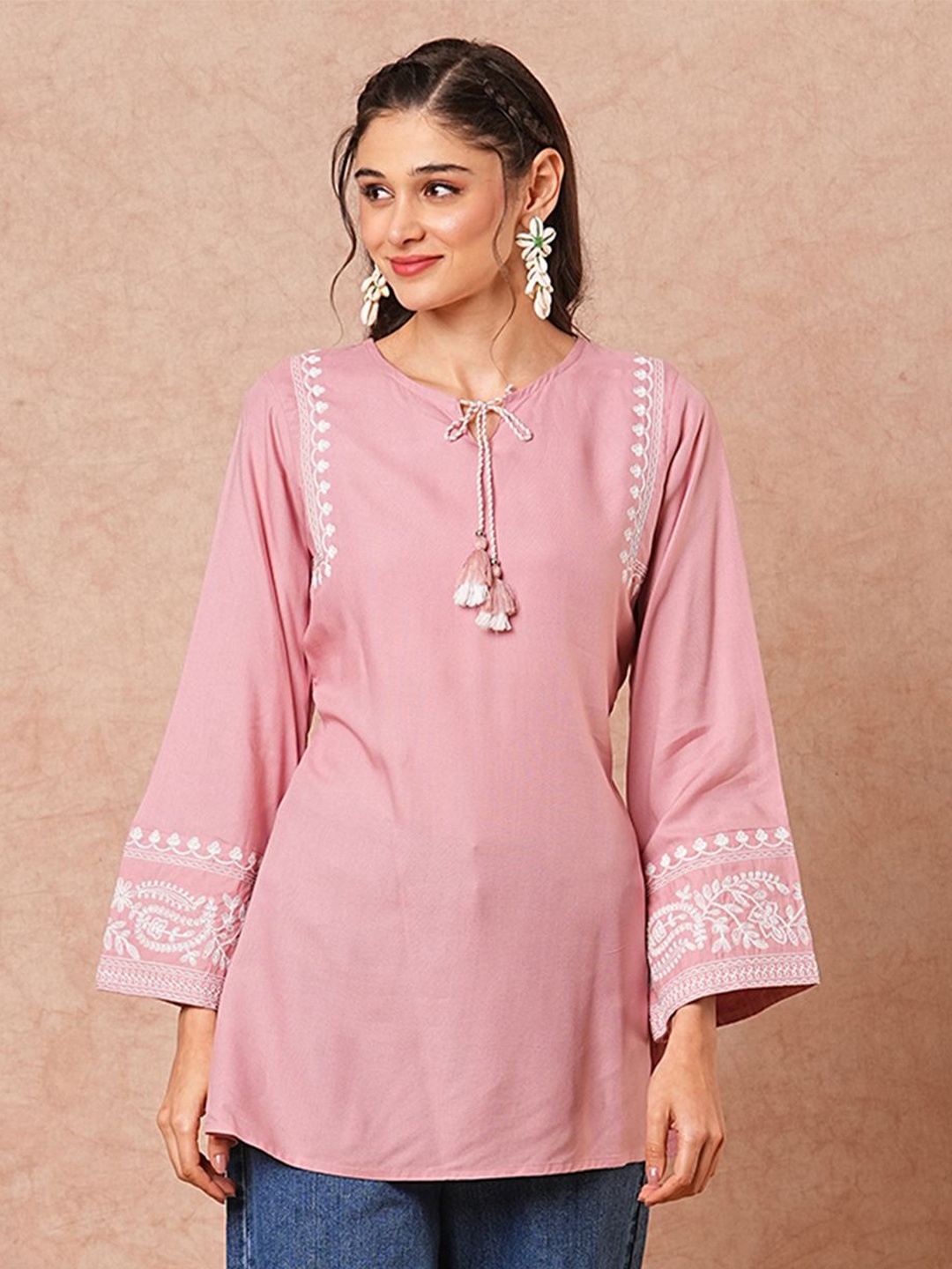 

FASHOR Floral Embroidered Thread Work Thread Work Kurti, Peach