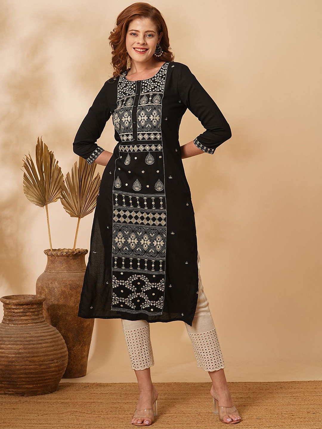 

FASHOR Abstract Embroidered Thread Work Straight Kurta, Black