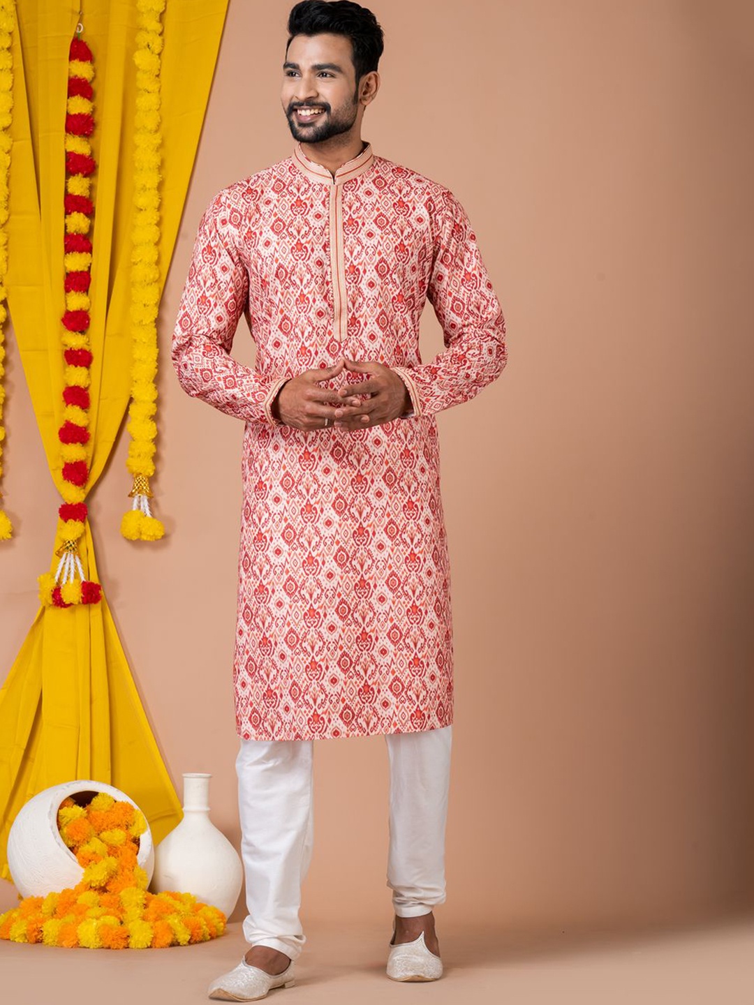 

HU - Handcrafted Uniquely Floral Printed Mandarin Collar Straight Kurta with Pyjamas, Red