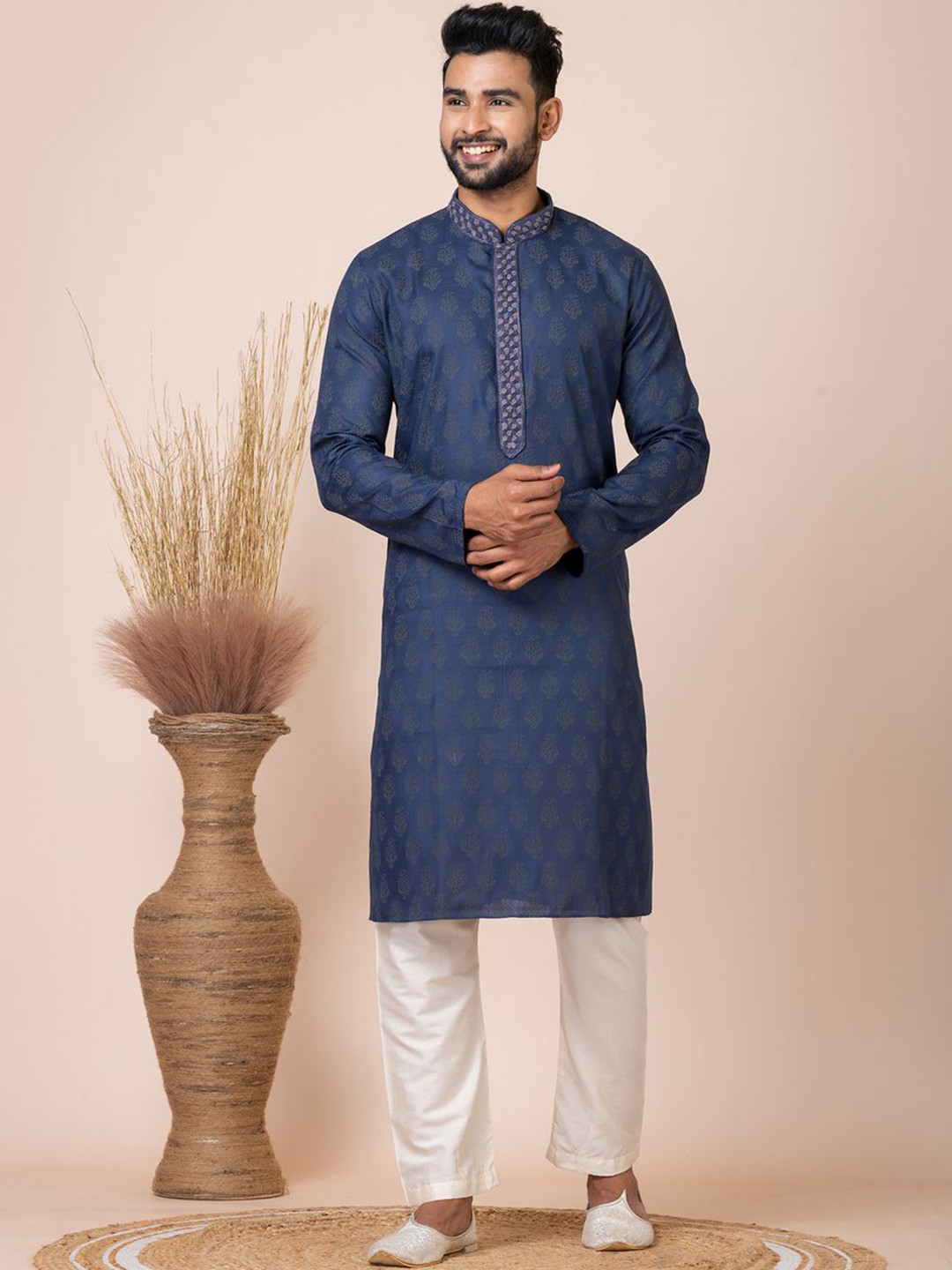 

HU - Handcrafted Uniquely Ethnic Motifs Mandarin Collar Cotton Straight Kurta & Pyjama, Navy blue