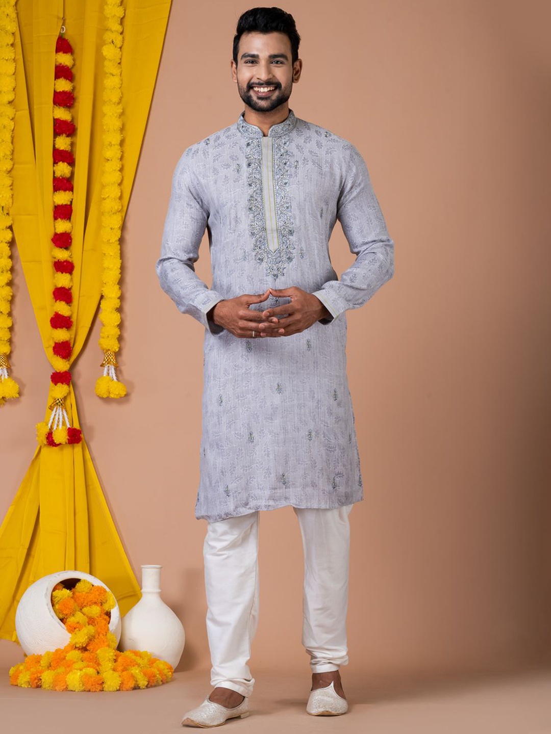 

HU - Handcrafted Uniquely Floral Printed Regular Thread Work Straight Kurta With Pyjamas, Grey